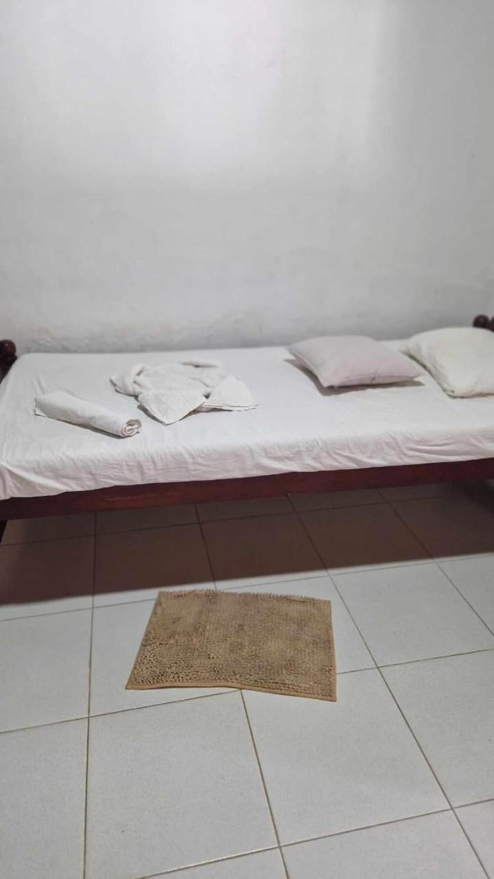 Damith Guest House Unawatuna Exteriör bild
