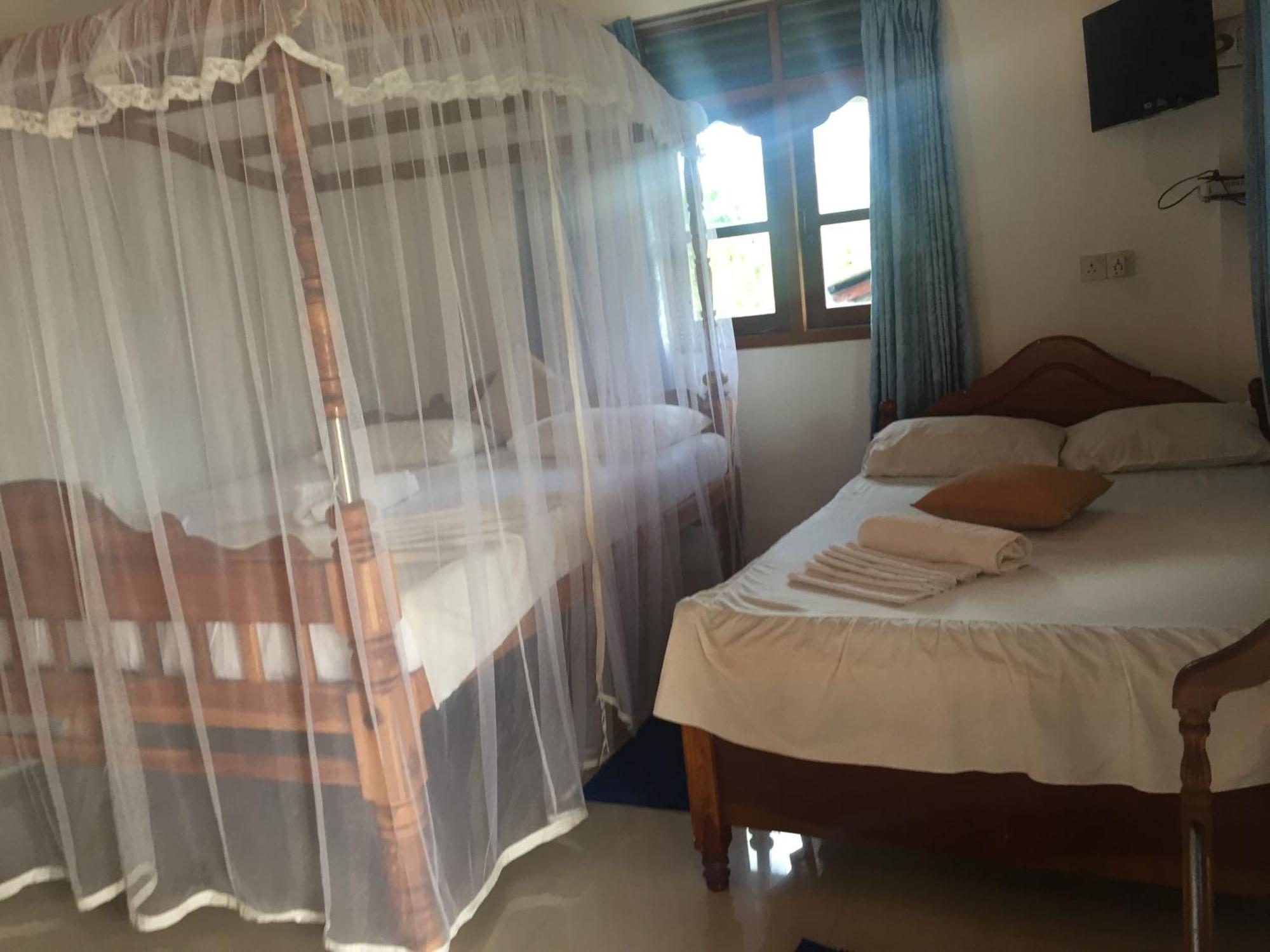 Damith Guest House Unawatuna Exteriör bild