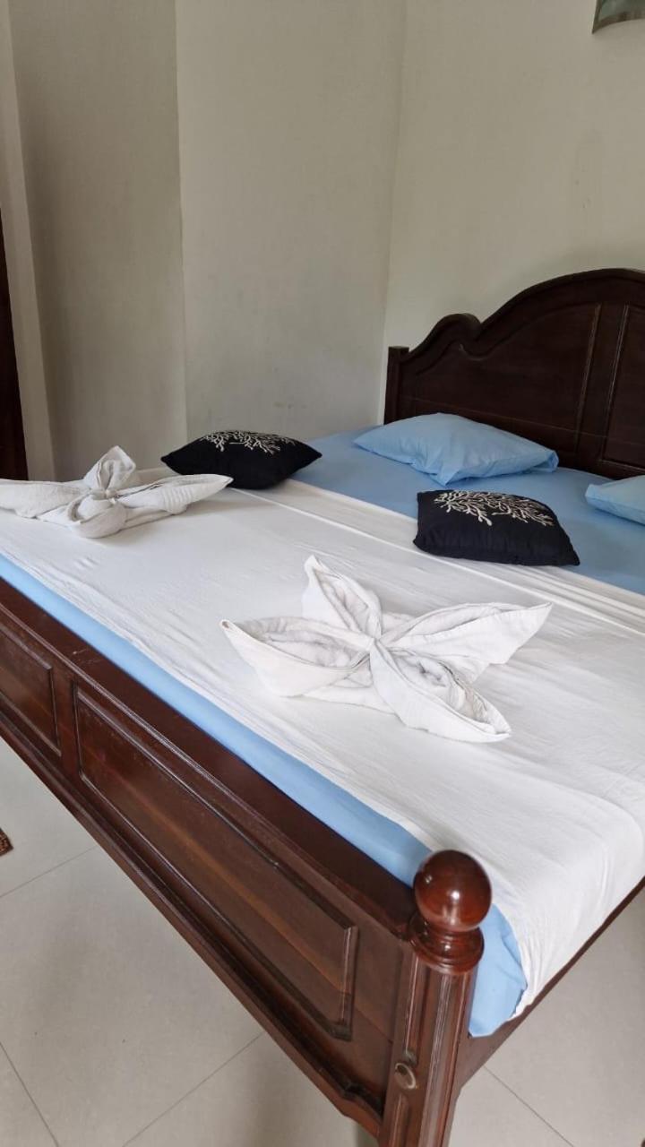 Damith Guest House Unawatuna Exteriör bild