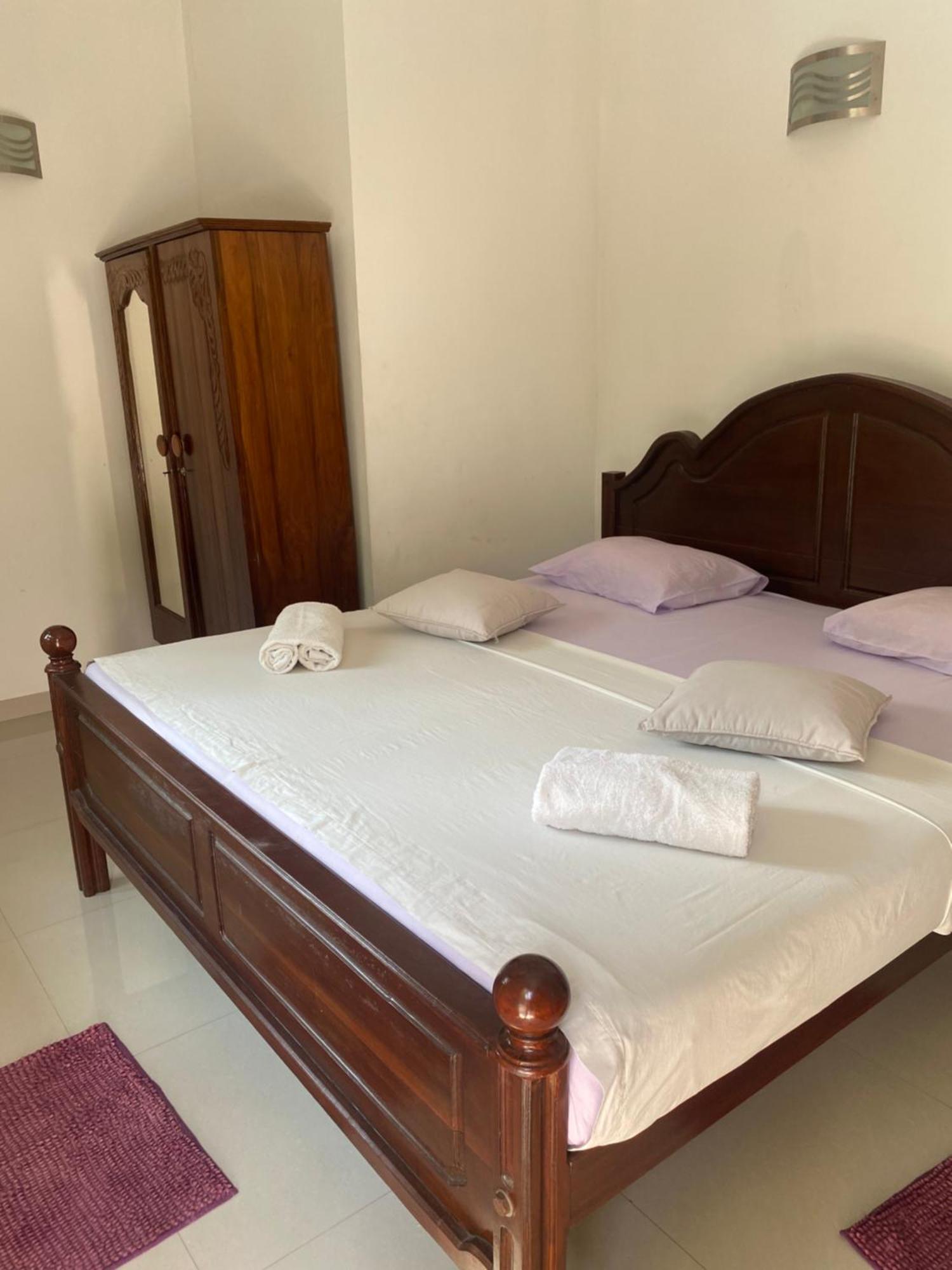 Damith Guest House Unawatuna Exteriör bild