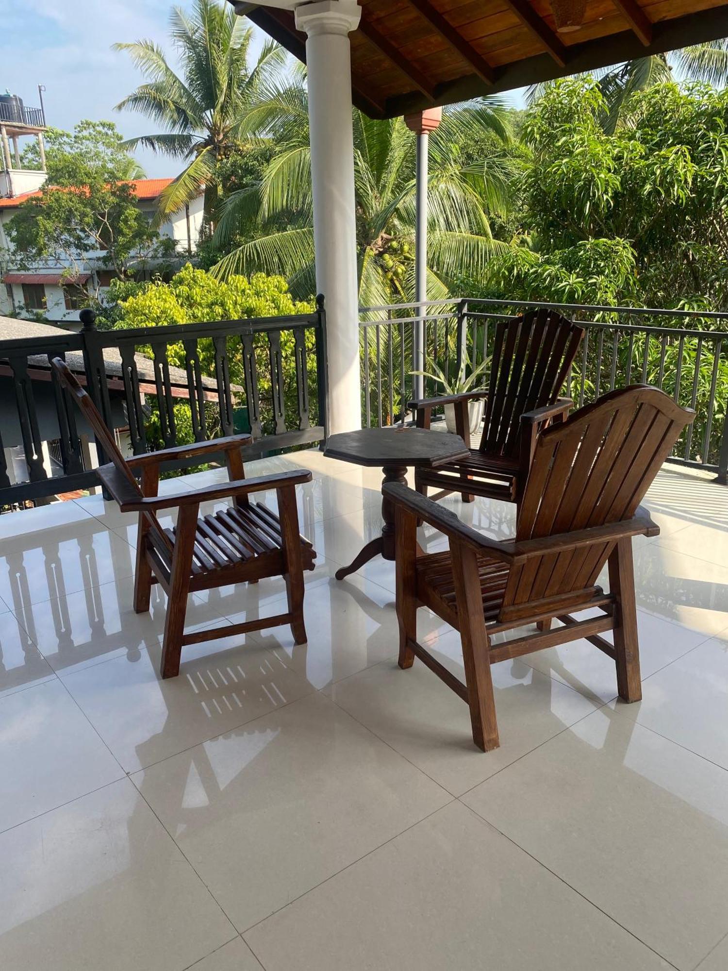Damith Guest House Unawatuna Exteriör bild