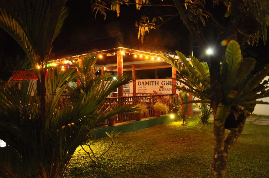 Damith Guest House Unawatuna Exteriör bild