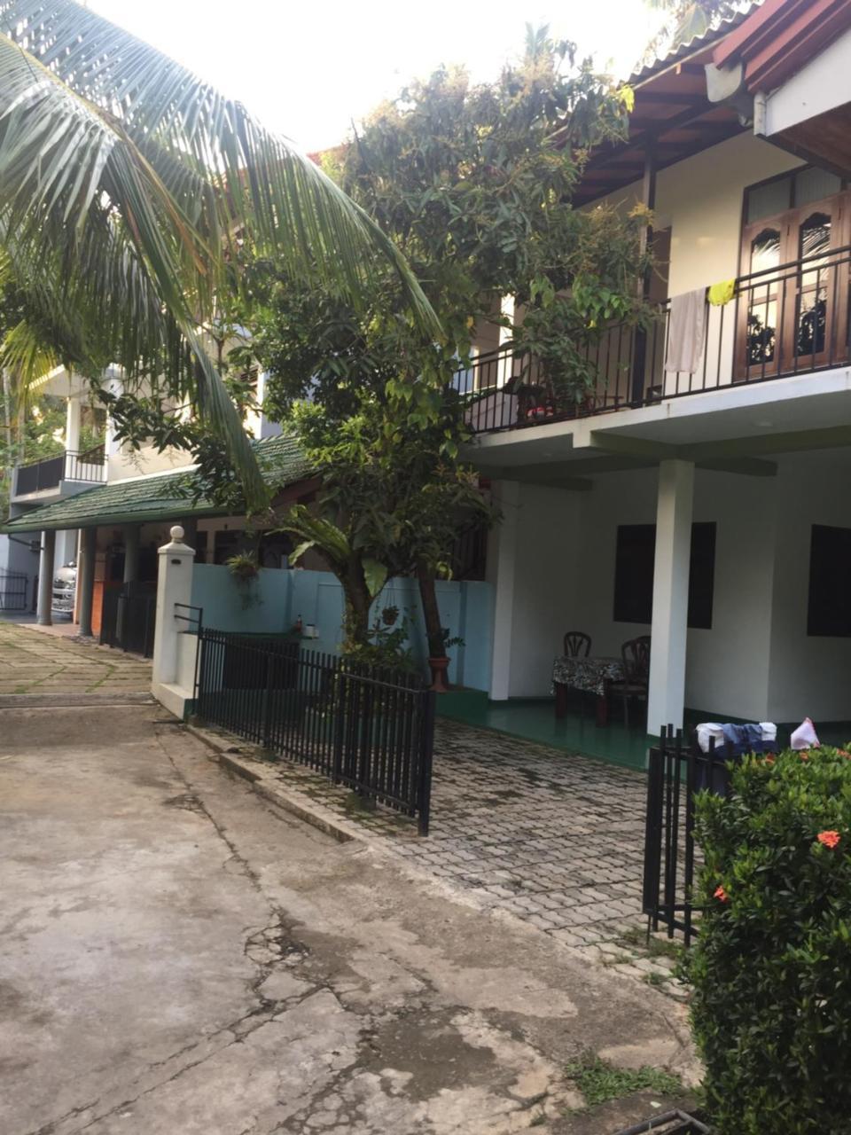 Damith Guest House Unawatuna Exteriör bild